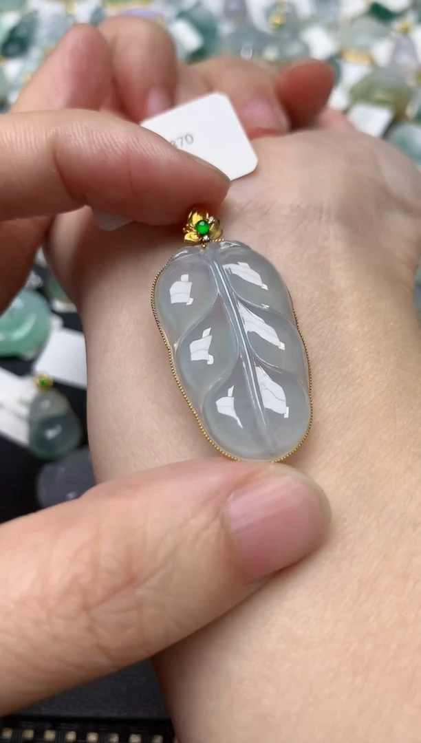 颈饰18K金镶嵌翡翠天然缅甸A货翡翠