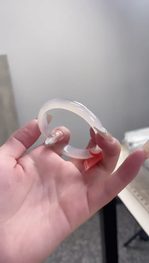 【闪购商品】玛瑙/玉髓手镯未镶嵌52-53圈 需要包容