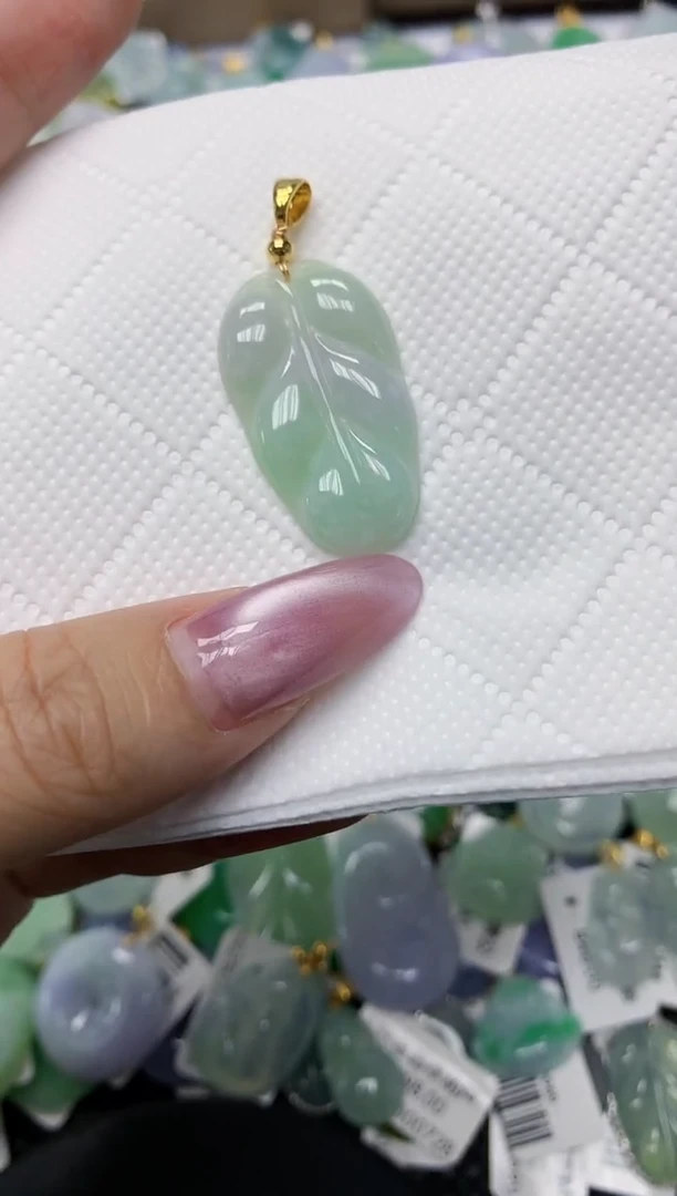 翡翠未镶嵌颈饰1111111111