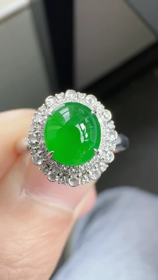 18K金镶嵌戒指翡翠好**梦寄售回流，不退不换