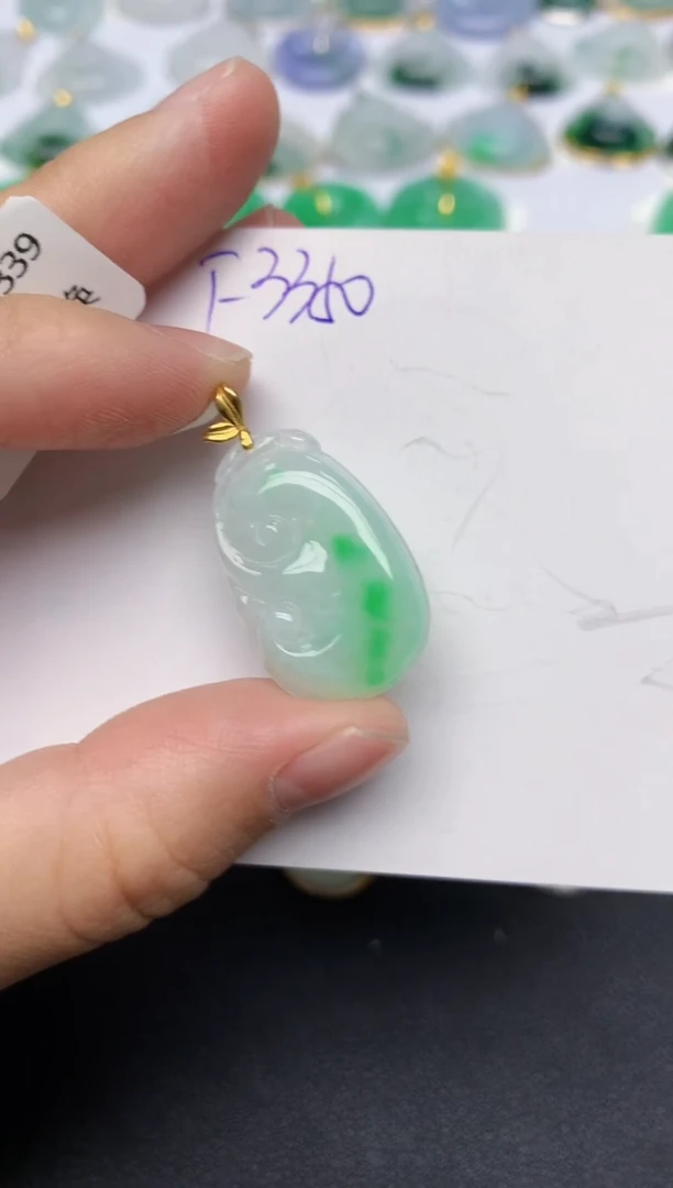 颈饰18K金镶嵌翡翠天然缅甸A货翡翠百元以上9元证书费自理