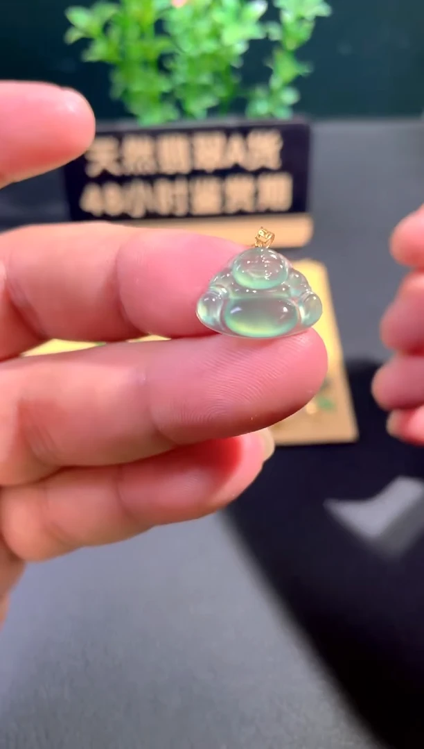 颈饰18K金镶嵌翡翠翡翠