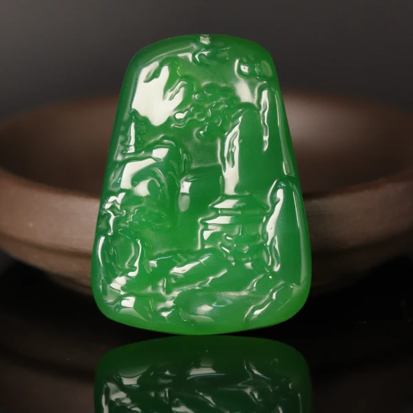 天然苹果绿山水牌吊坠 / 带证书 <手工编织高货绳> 精品