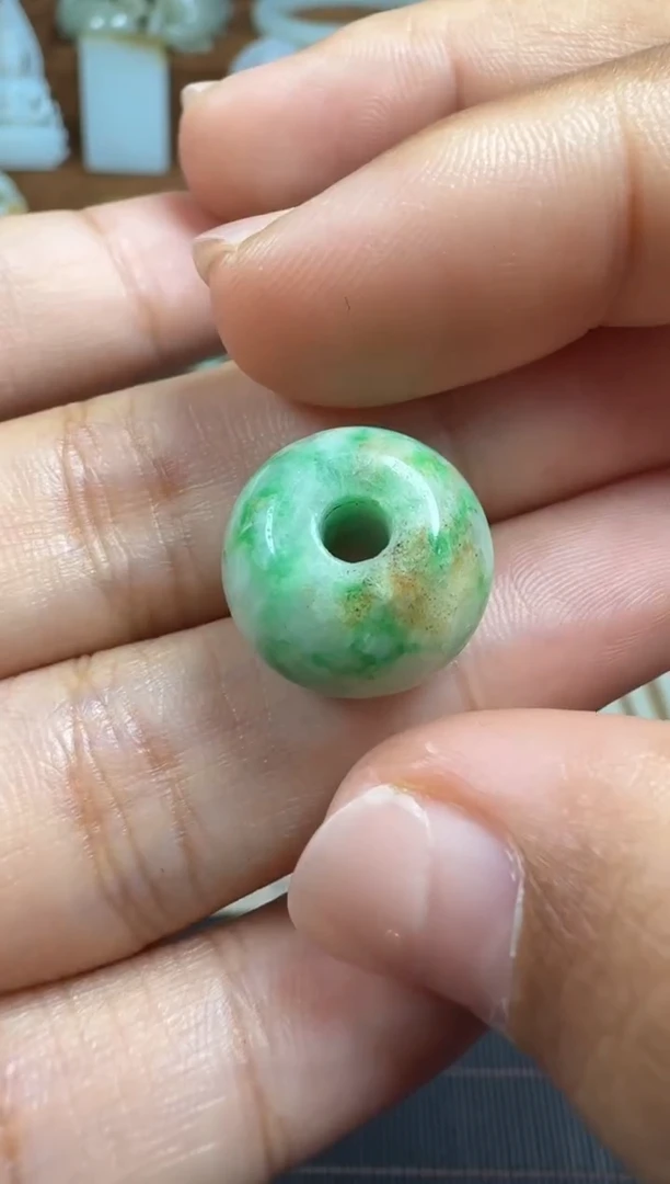 颈饰未镶嵌翡翠1