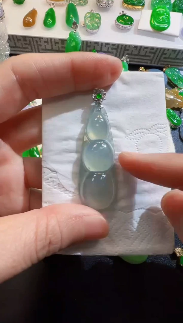 翡翠18K金镶嵌吊坠(不含链)8800