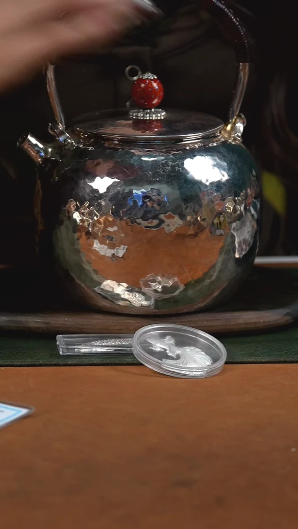 新品手工锤纹提梁银壶