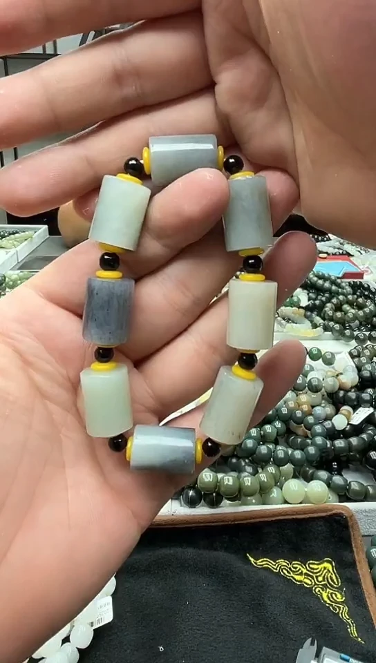手串未镶嵌和田玉新疆青花山流水