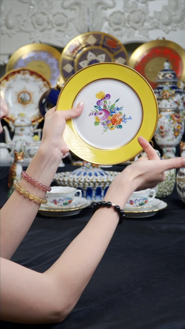 骨瓷婷婷中古器物如图所示37