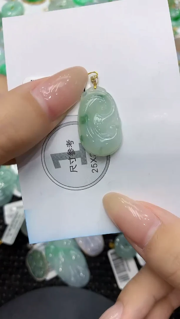 颈饰18K金镶嵌翡翠111111111111
