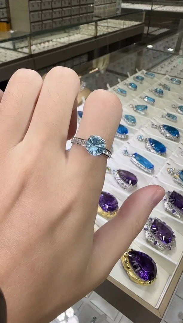 银S925镶嵌戒指托帕石9mm简约