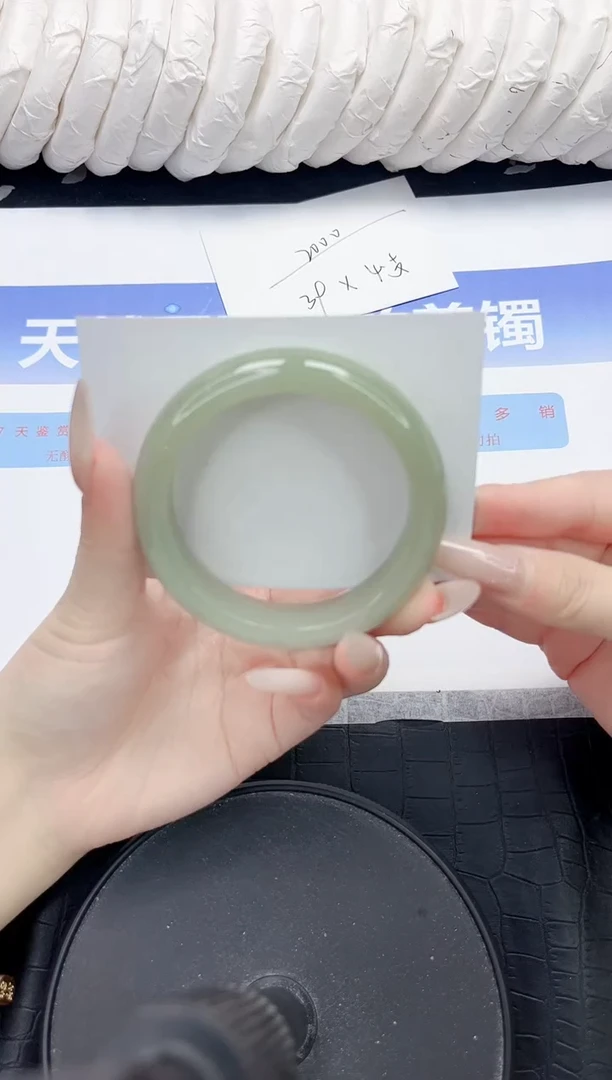 未镶嵌手镯石英质玉56-52