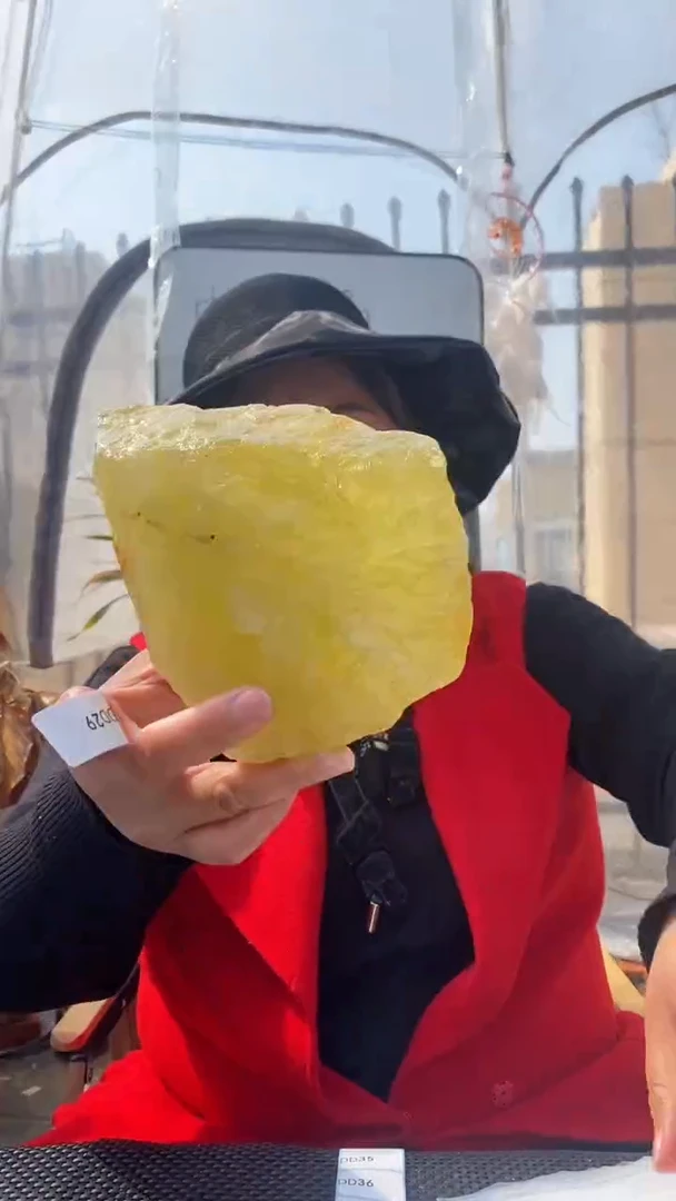 【闪购商品】黄晶原石未镶嵌黄水晶原石D29