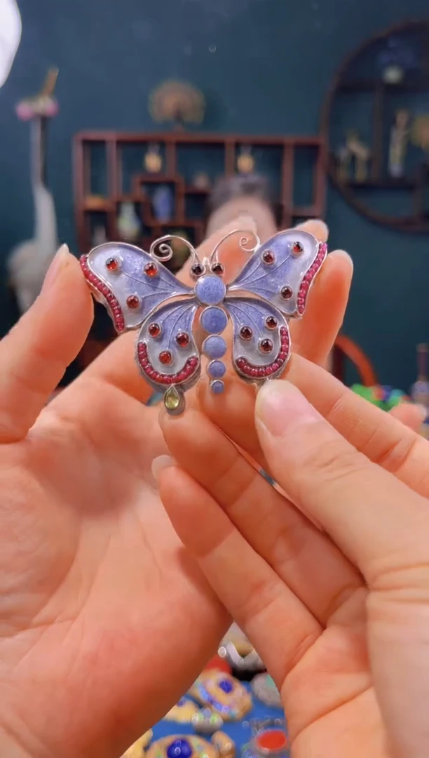 非遗绝技 花丝蝴蝶胸针