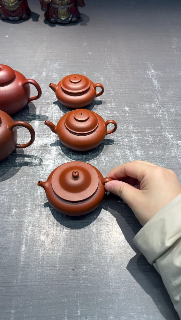 【闪购商品】刘秀云 朱泥 灯光面