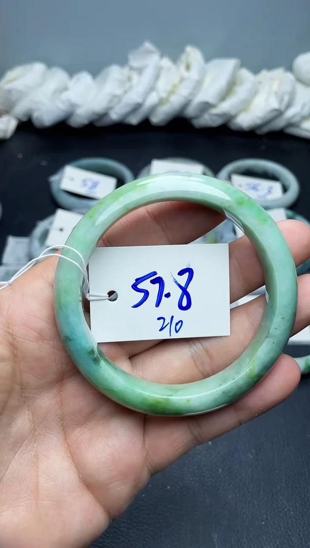 未镶嵌手镯翡翠210