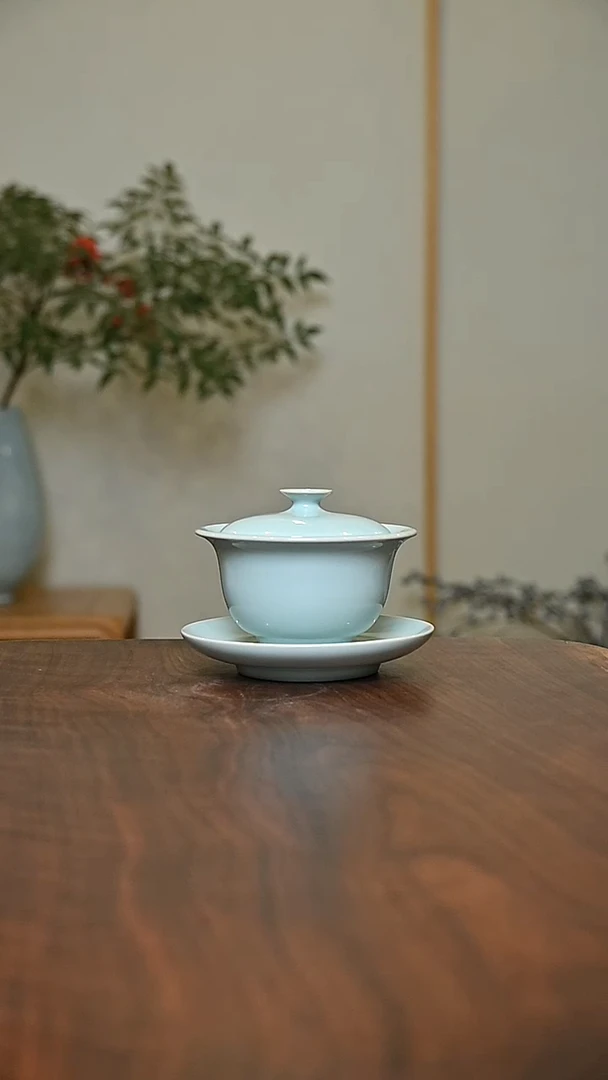 元宝盖碗 天青 微瑕 朱法喜款