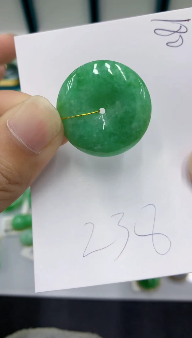 【闪购商品】翡翠颈饰未镶嵌翡翠