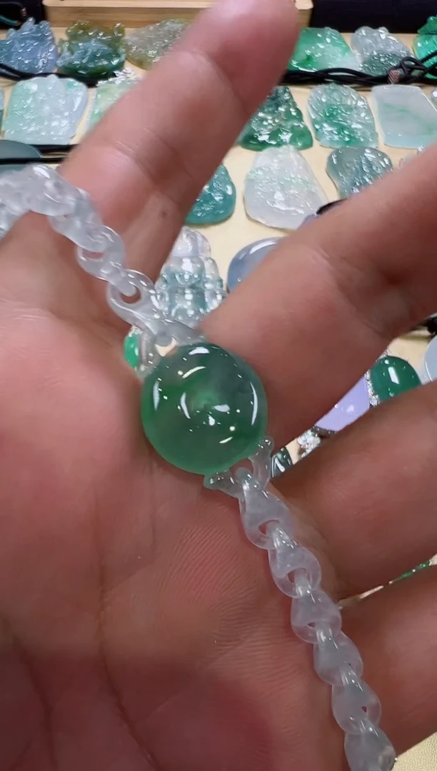 颈饰未镶嵌翡翠天然缅甸翡翠