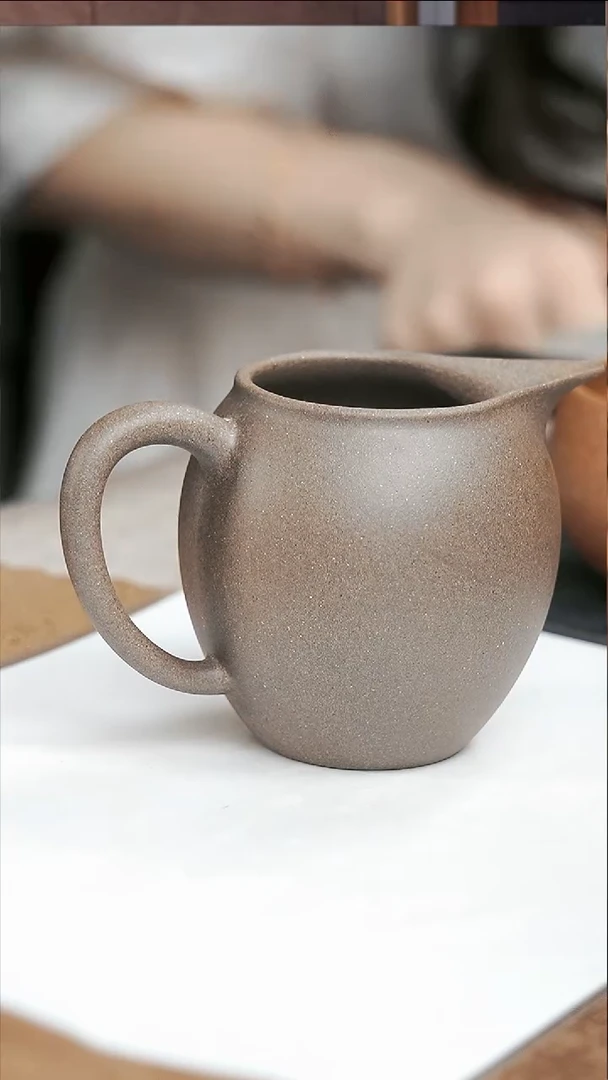 茶壶紫砂青****堂黑墩头公道杯 微瑕