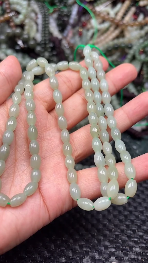 和田玉未镶嵌颈饰1