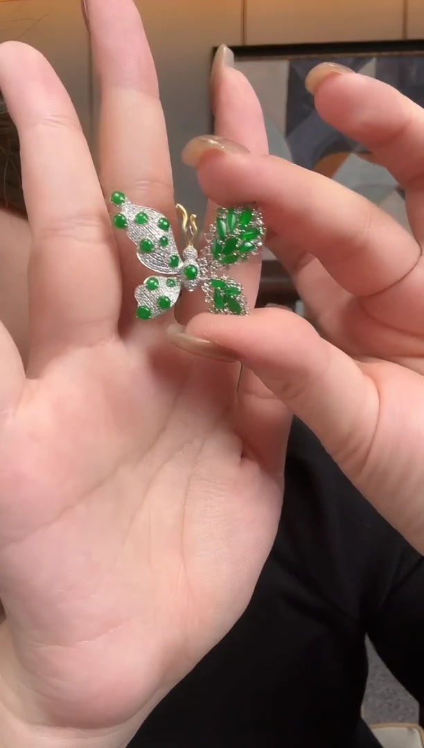 18K金镶嵌挂件翡翠052蝴蝶一个