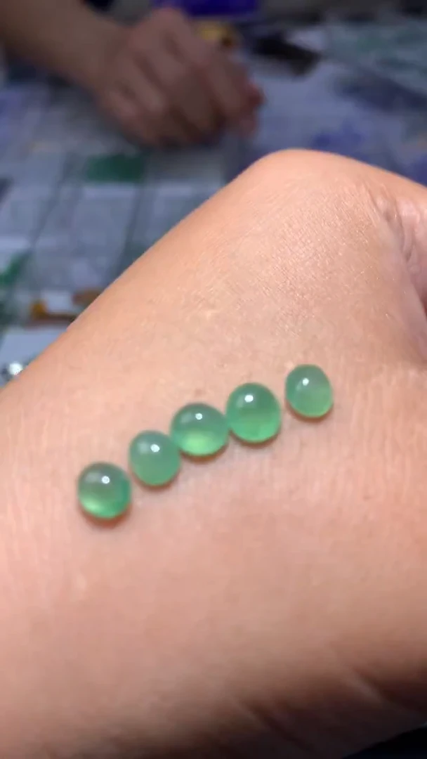 未镶嵌定制翡翠毛货