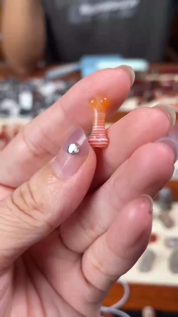 玛瑙/玉髓颈饰未镶嵌88三文鱼骨器