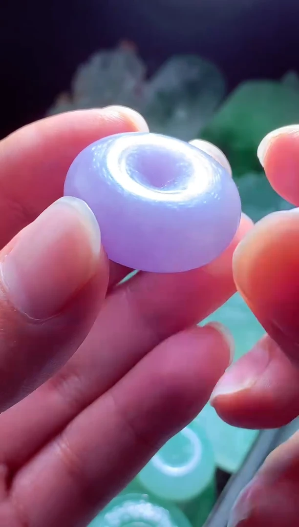 未镶嵌定制翡翠深***?翡翠毛货定制