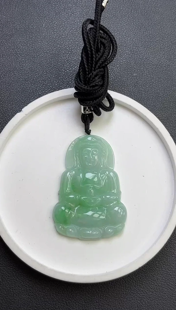 颈饰未镶嵌翡翠观音