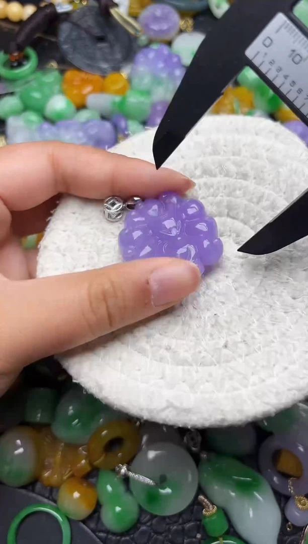 颈饰未镶嵌翡翠缅甸翡翠吊坠