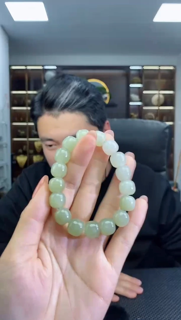 【闪购商品】和田玉手串未镶嵌渐变卡12