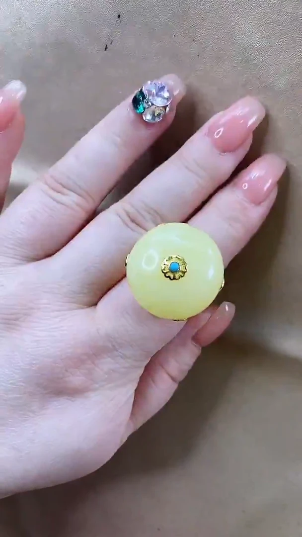 琥珀颈饰未镶嵌戒指