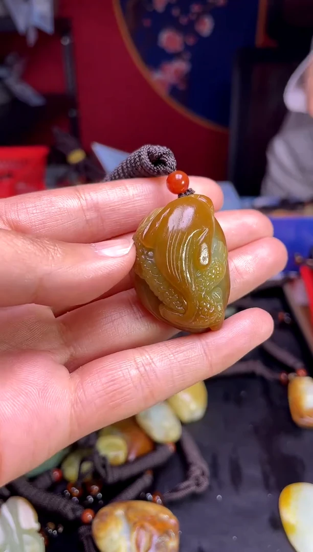 和田玉未镶嵌颈饰1