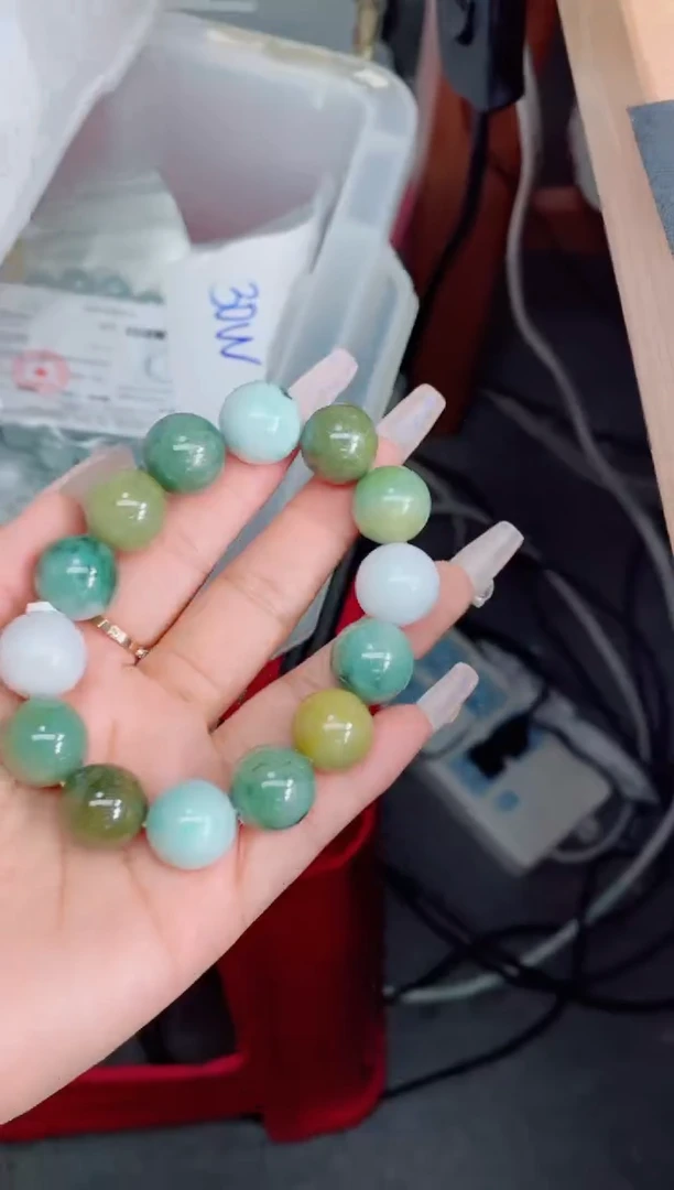 未镶嵌定制翡翠珠串
