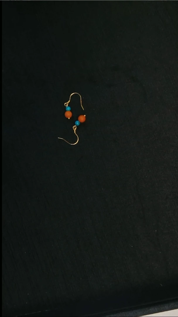 蜜蜡未镶嵌耳饰发货一件