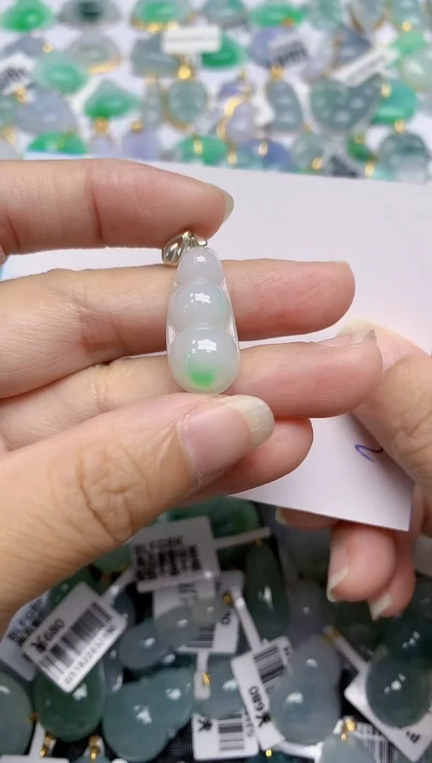 翡翠未镶嵌颈饰天然翡翠A货