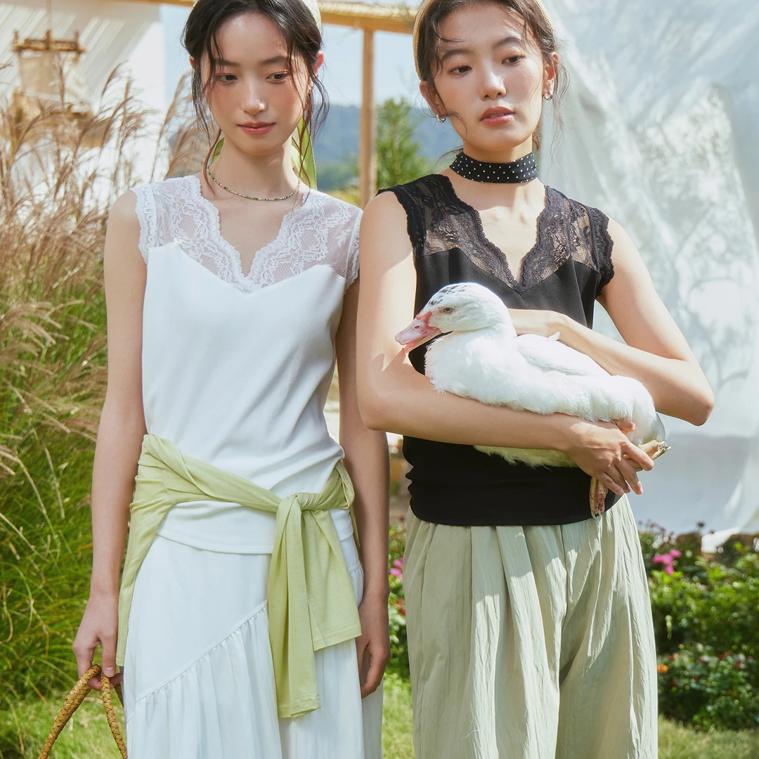 10V765（聚水潭）简约修身型简约通勤背心吊带法式打底气质女士背心