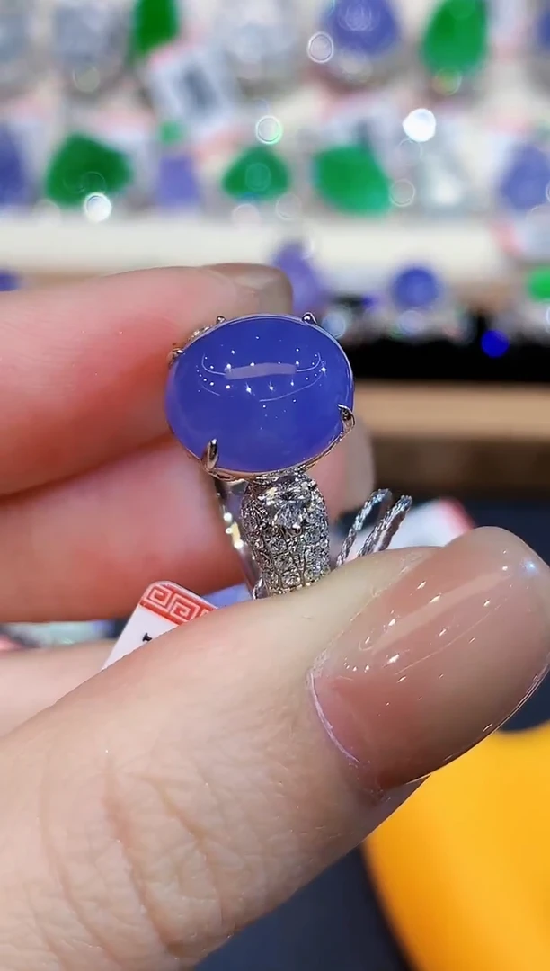 18K金镶嵌戒指翡翠W