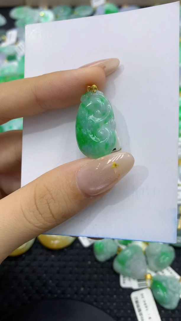 颈饰18K金镶嵌翡翠天然缅甸翡翠A货
