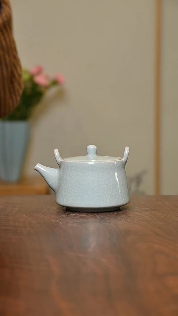 提梁井栏壶 粉青釉 微瑕 朱家汝窑款