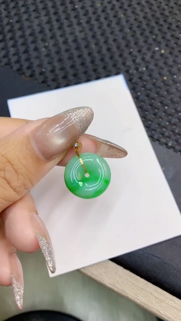 颈饰18K金镶嵌翡翠1