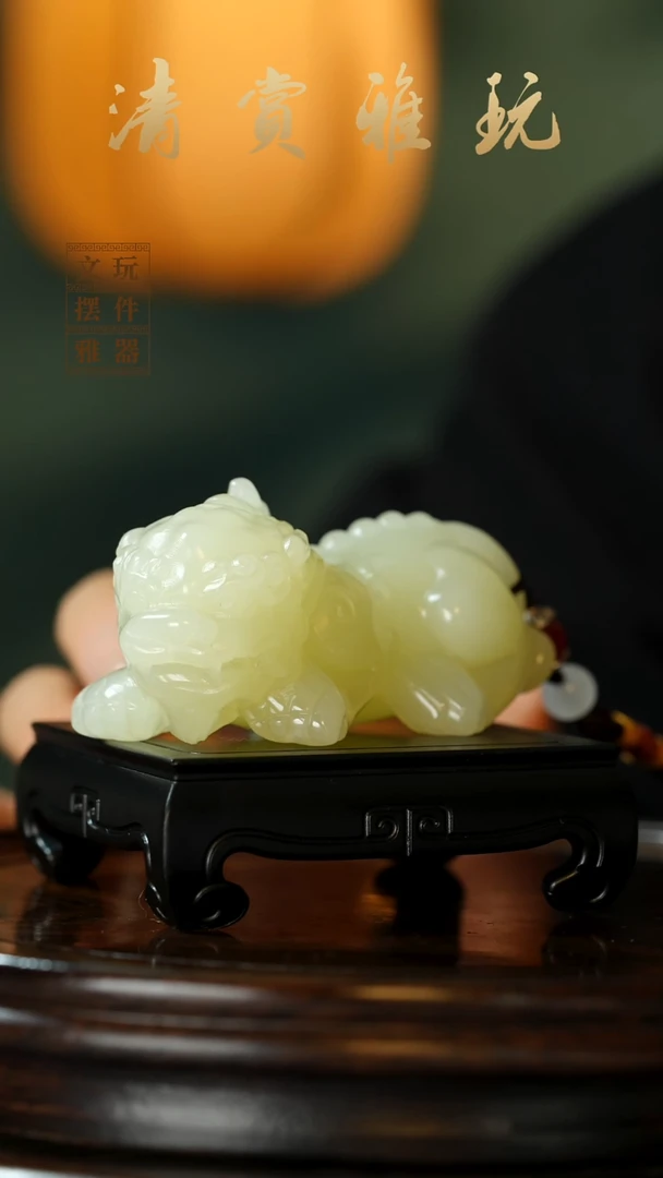 玉《吞金霸王貔貅》手把件摆件