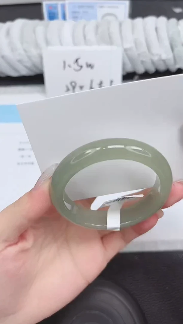 未镶嵌手镯石英质玉239-54.3