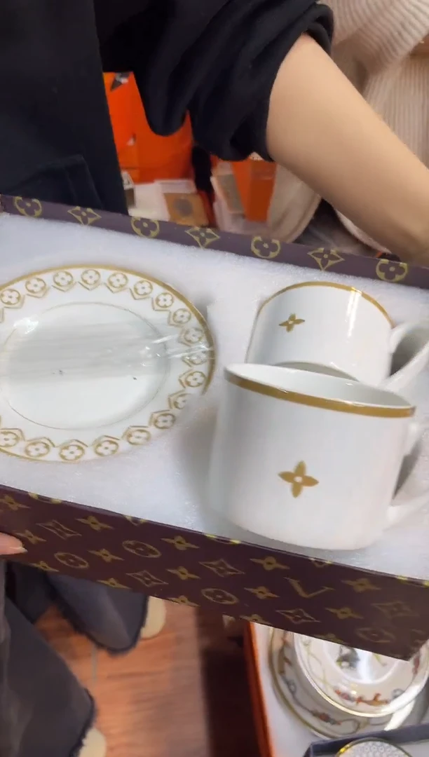 杯鸿辉家品牌瓷器，京东包邮！