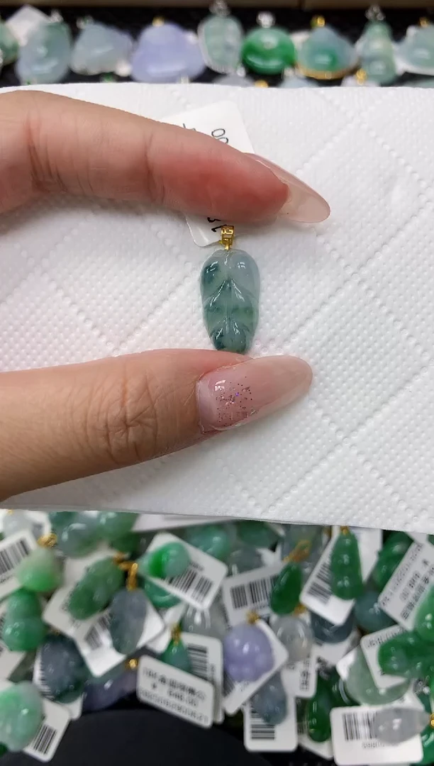 颈饰18K金镶嵌翡翠1111111111