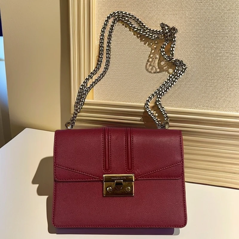 99新 CHARLES & KEITH 小CK酒神包20680503【杨三宝】
