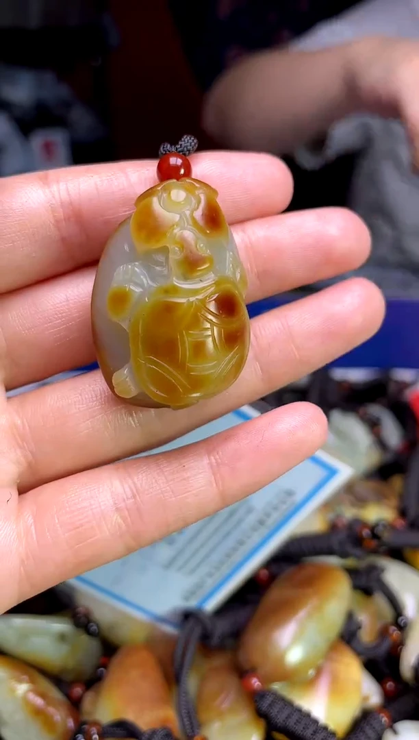 和田玉未镶嵌颈饰1