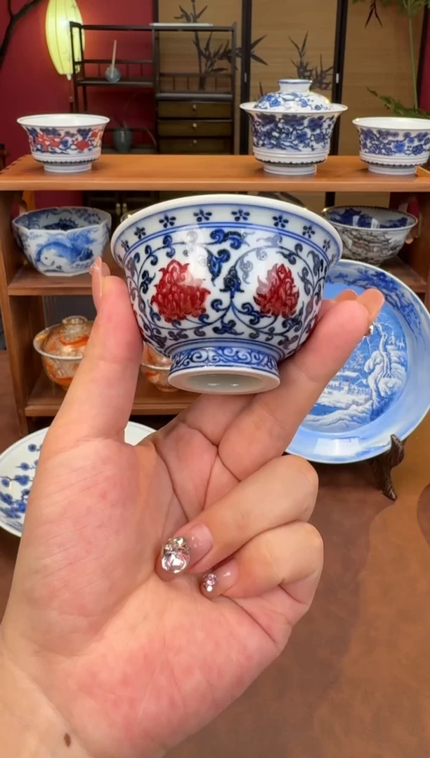 永明尚玩缠枝双狮红绣球小压手