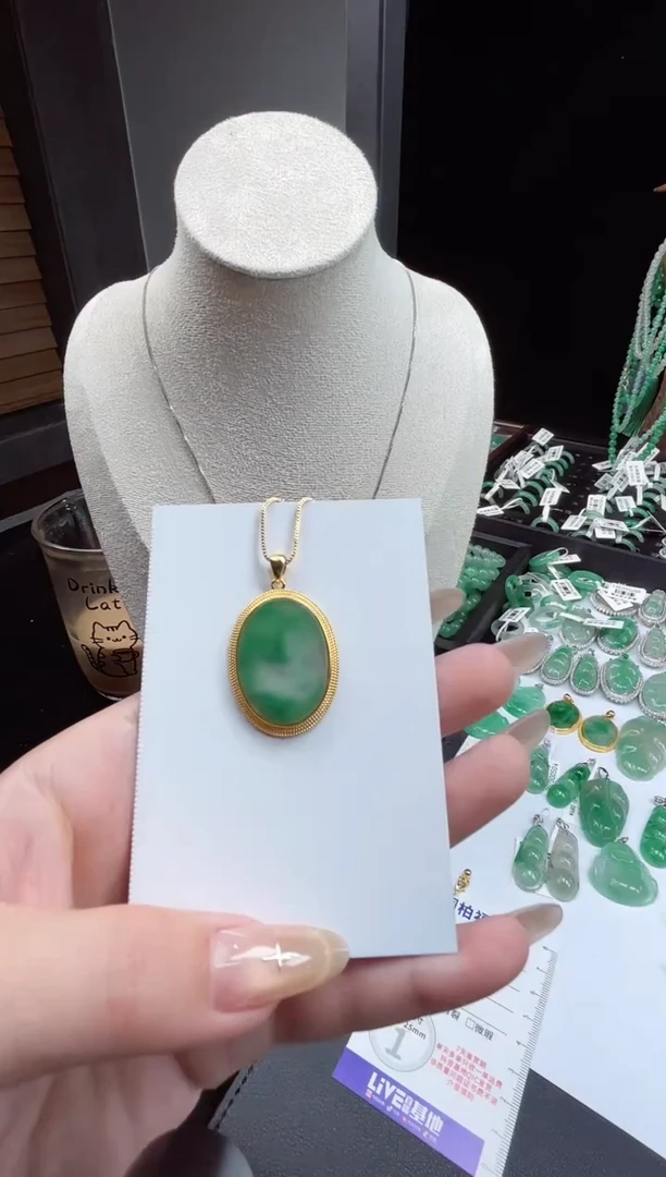 吊坠(赠链)银S925镶嵌石英质玉（非洲翠）20.410无事牌