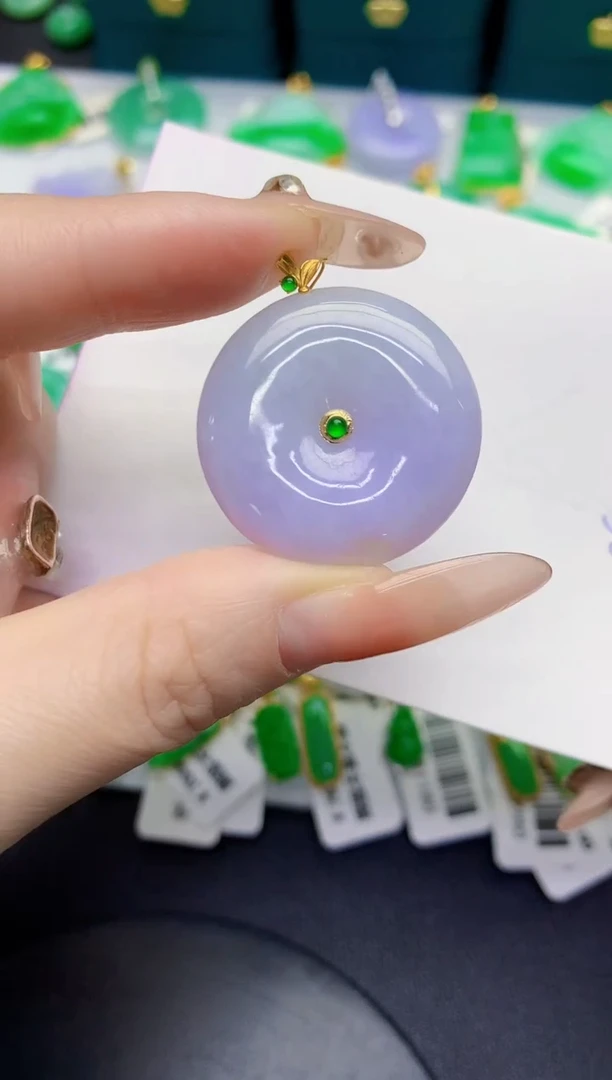 颈饰18K金镶嵌翡翠缅甸天然翡翠A货